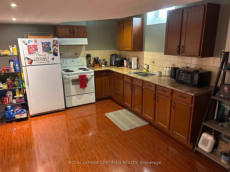31 Everingham Cir #BASEMENT — Photo 5