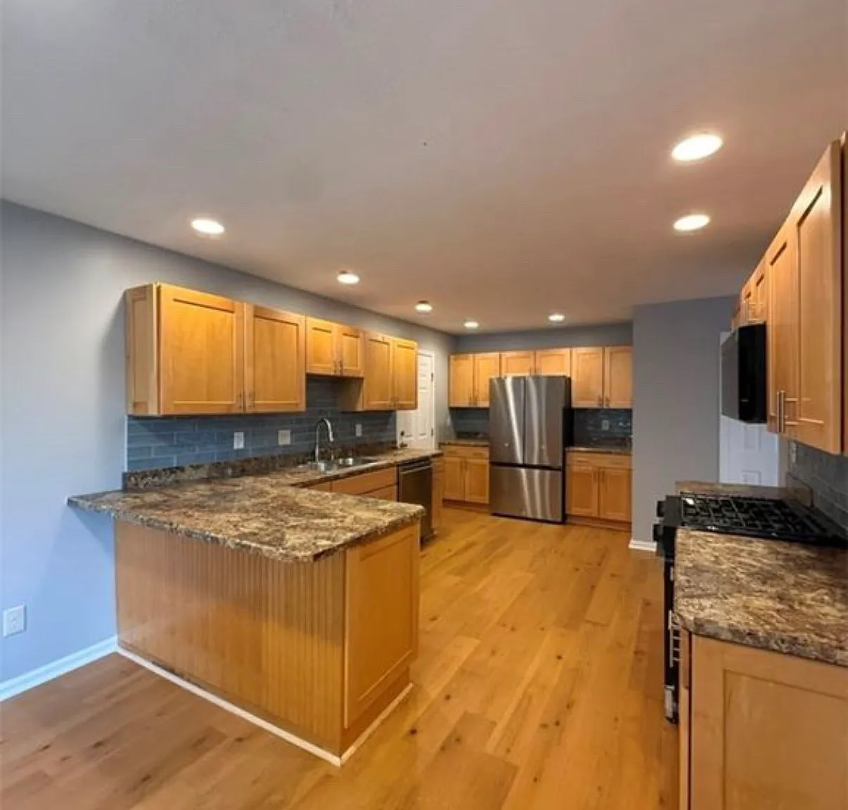 3 bed, 1831 sqft, $2,700 — Photo 2
