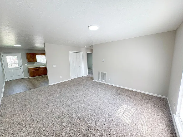 1061 Lake Rd — Photo 5