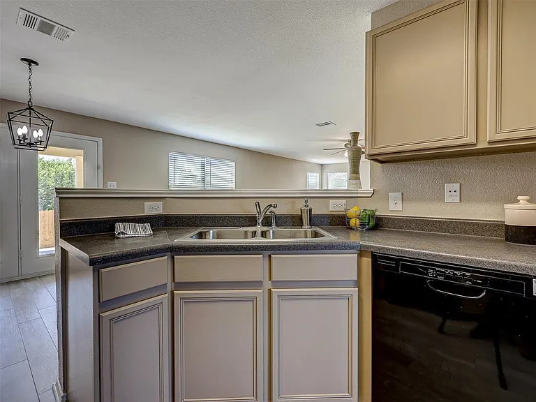 3673 Texana Loop — Photo 33