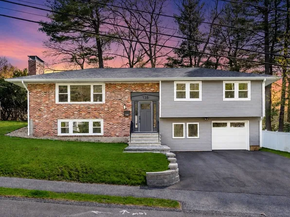135 Booth Rd, Dedham, MA 02026