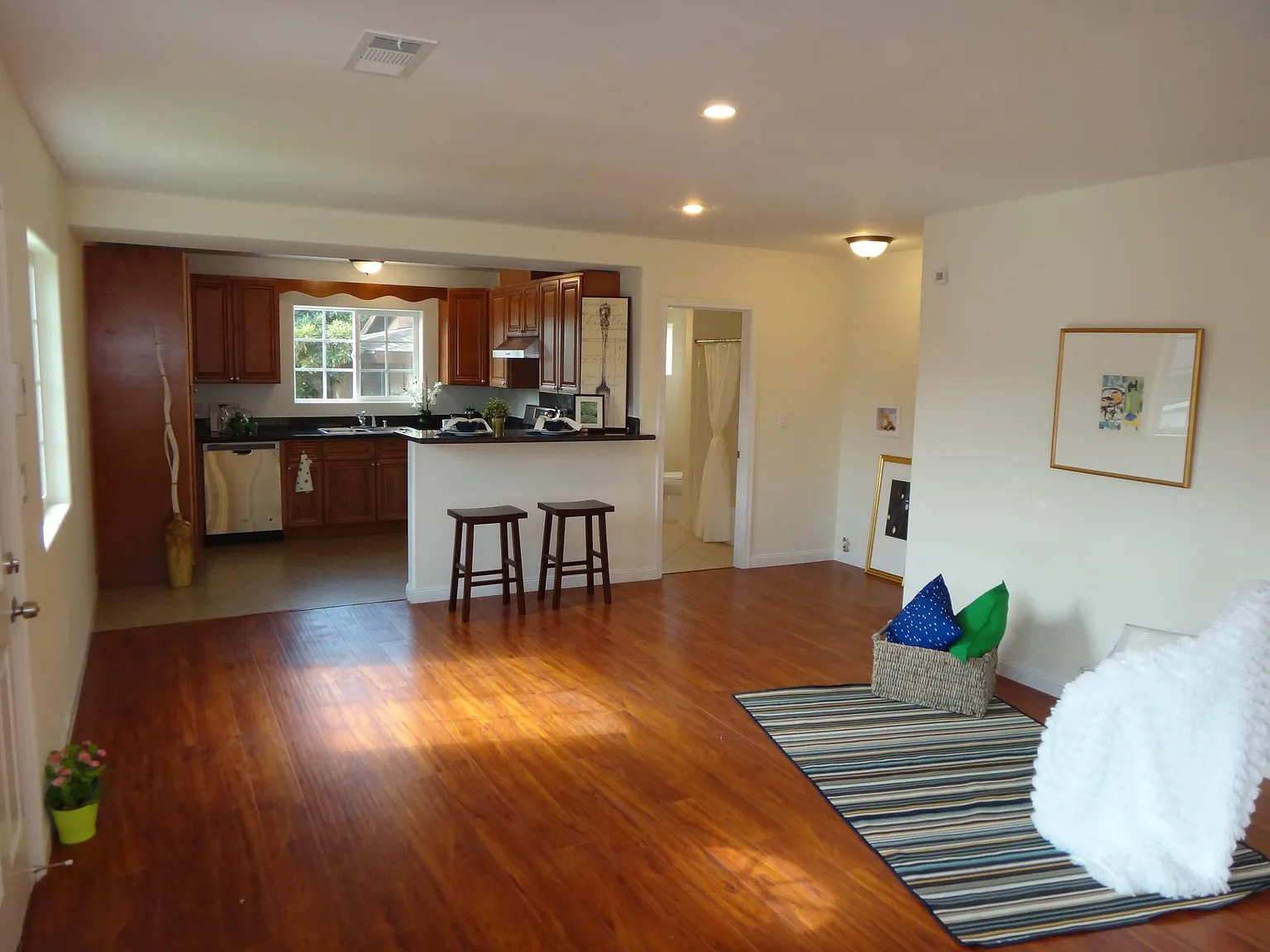 6721 Rosemead Blvd — Photo 2