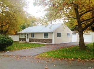 153 Jourmire Rd, Bridgeport, CT 06606