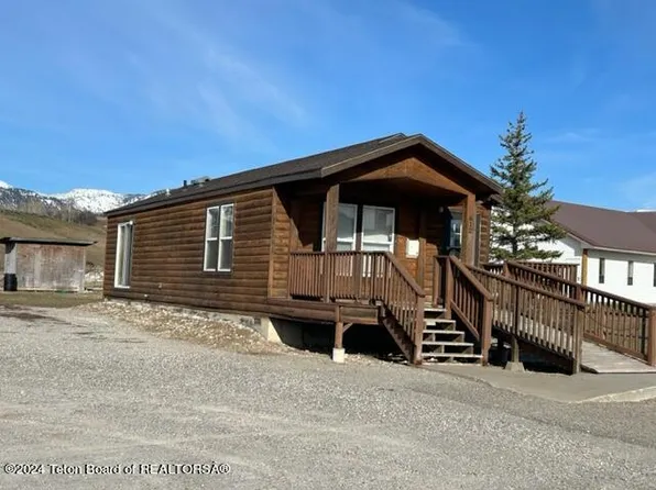 612 N Main St, Thayne, WY 83127