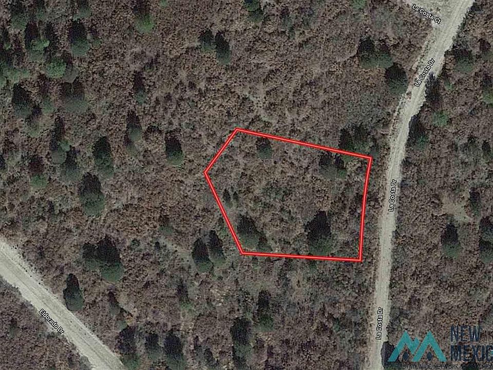 2nd image of 24 La Costa Dr