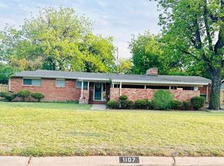1107 W Bloodworth St, Olney, TX 76374