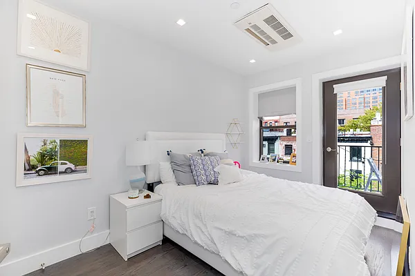 Rented by Compass | media 13