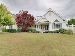 2818 Clearwater Ave, Bloomington, IL