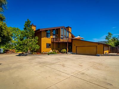 42569 Old Yosemite Rd, Oakhurst, CA, 93644