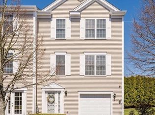1 Harbor Mist Dr #1, Fairhaven, MA 02719