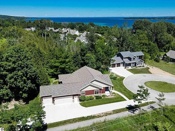 3rd image of 254 W Summerset Ct #1