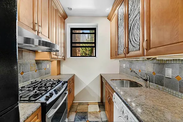 Rented by REAL New York | media 25