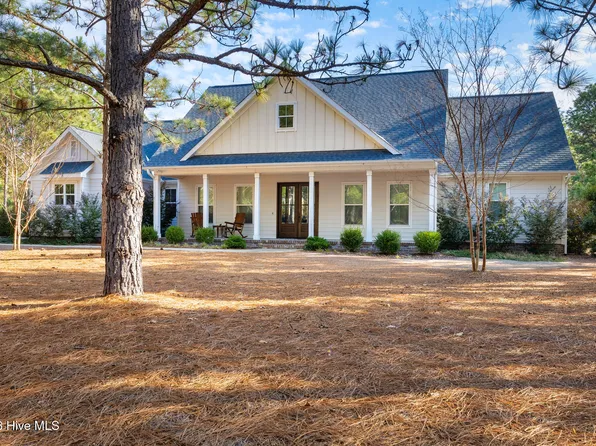 378 Longleaf Drive, West End, NC 27376