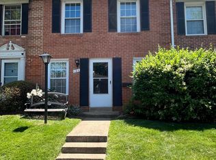 120 N Baylor Dr, Sterling, VA 20164