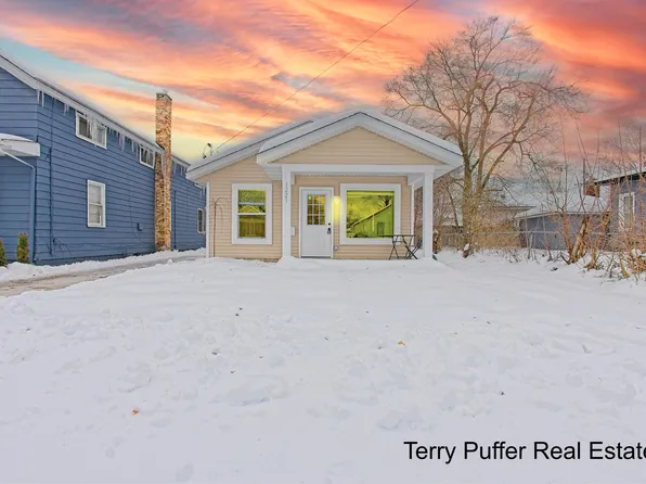 1221 Sanford St, Muskegon, MI 49441