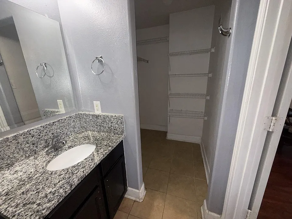 13122 Kingston Point Ln