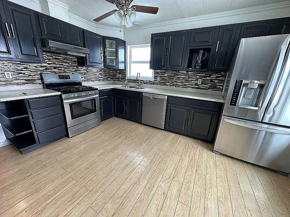 205 Holland Lane - Upstairs — Photo 1