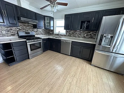 205 Holland Ln Photo 1