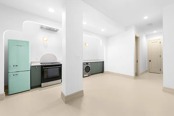 Rented by Douglas Elliman | media 29