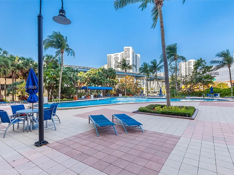 19390 Collins Ave #516 — Photo 29