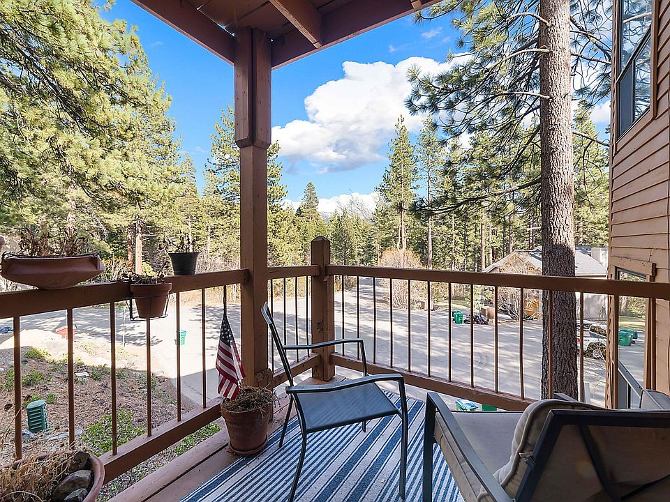 1st floor deck off living room