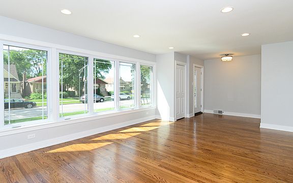 5th image of 9735 S Claremont Ave