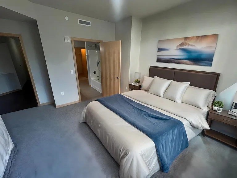 Venture Luxury High Rise — Photo 238