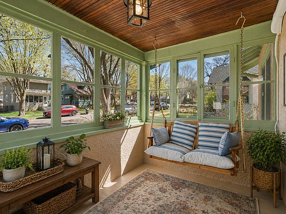 2nd image of 1594 Wellesley Ave