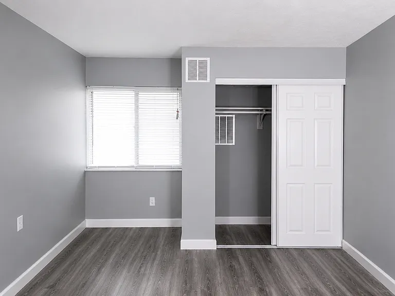 1102 Salem Ave #1J — Photo 16