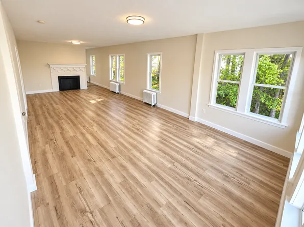 22 Colonial Rd Unit 2, Worcester, MA 01602