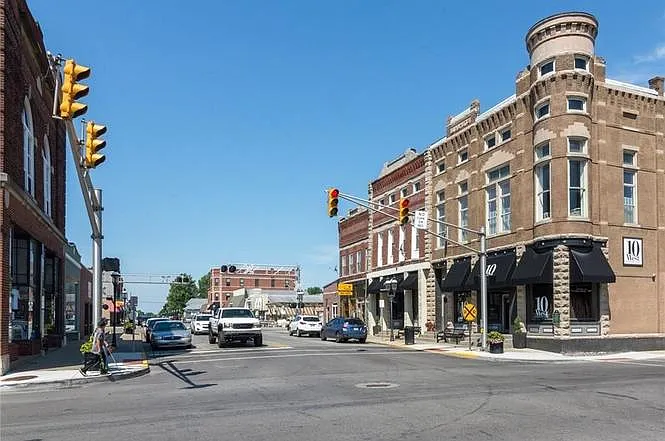 70 Washington Ave — Photo 32