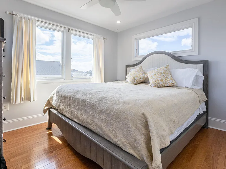 8310 Ventnor Ave — Photo 33
