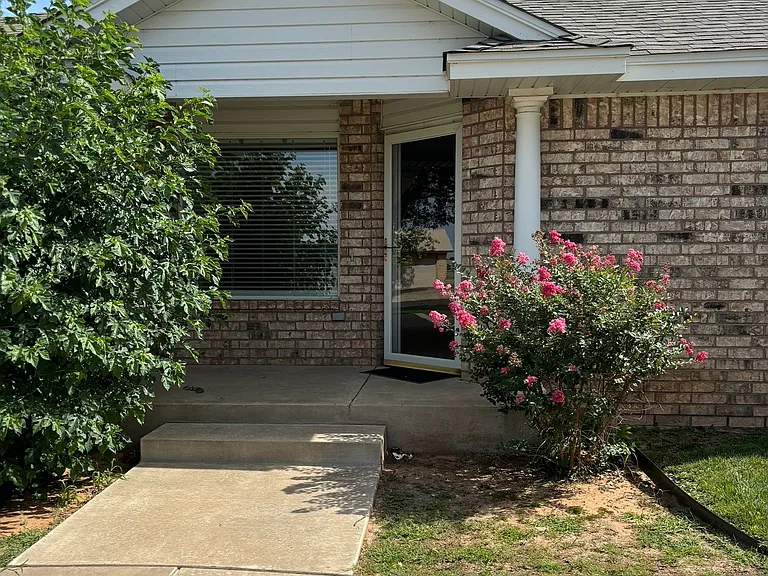 3226 Wallace St #NA — Photo 1