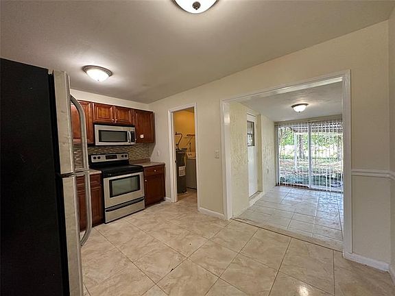 4th image of 5248 Cannon Way