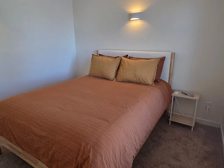 Upstairs second bedroom (queen)