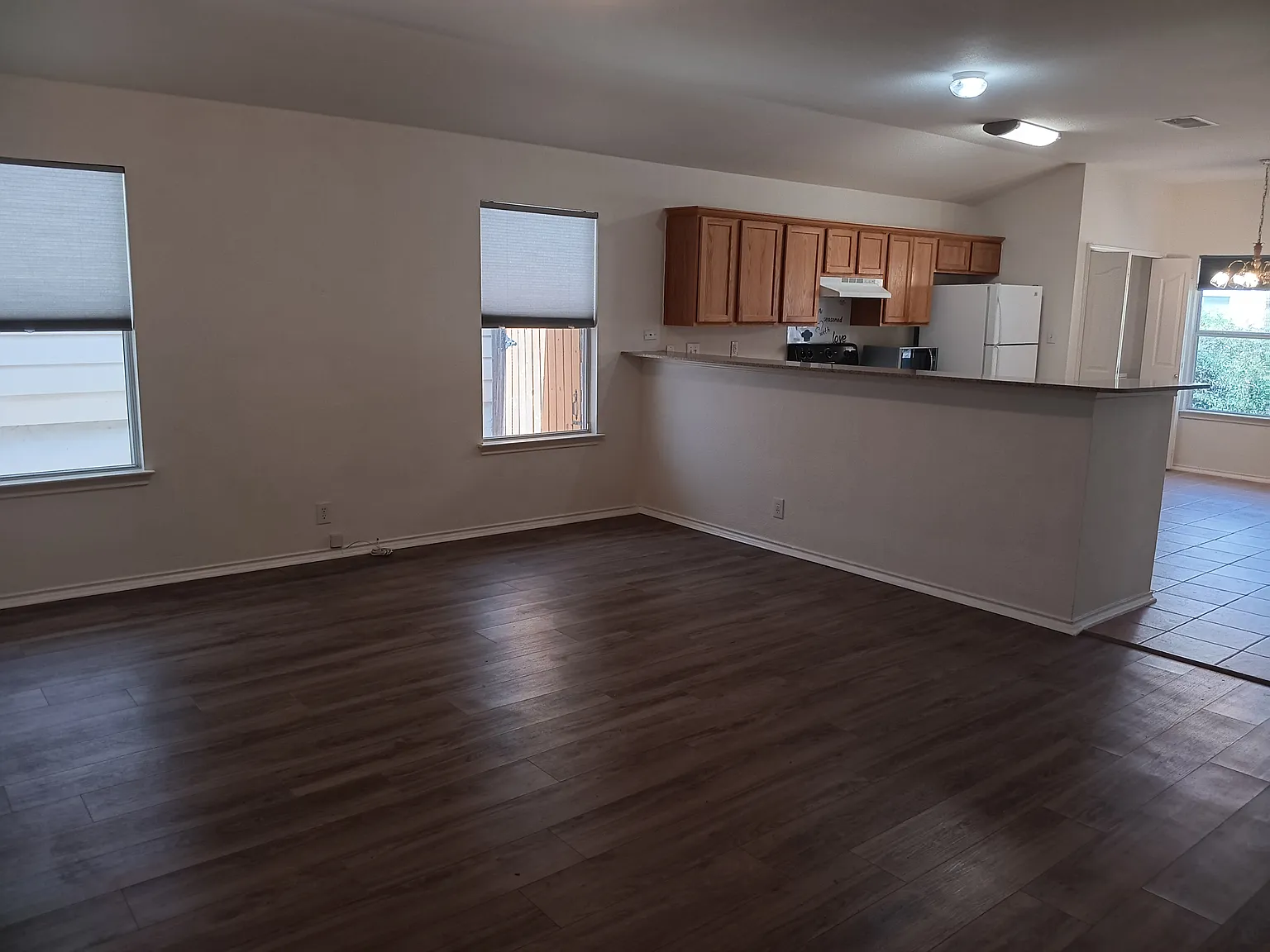 3 bed, 1405 sqft, $1,650 — Photo 3