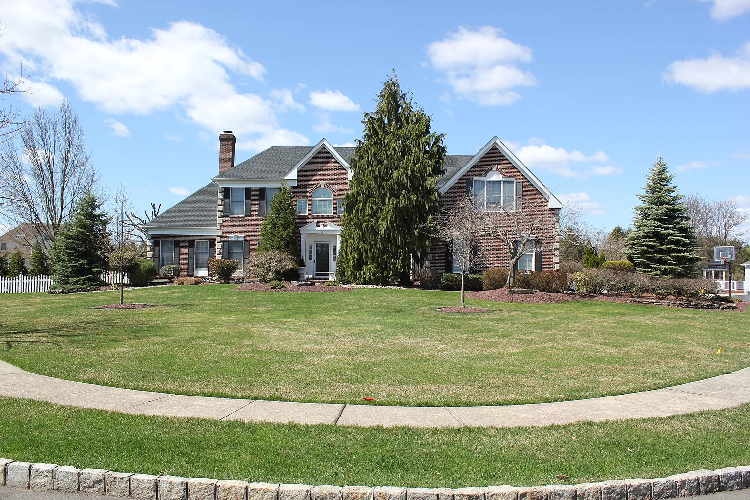 10 Norfolk Dr photo 1