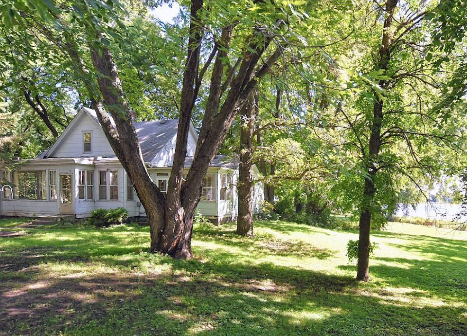 1st image of 900 Kohlman Ln