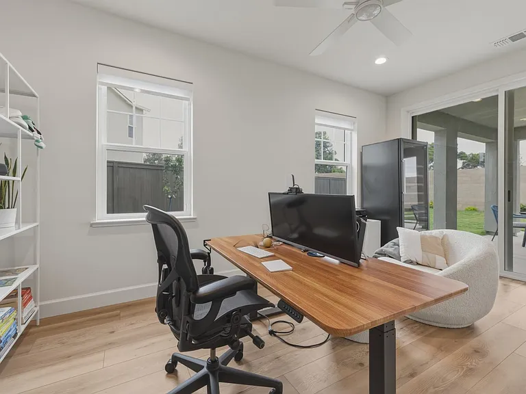 4065 Maddy Ave — Photo 11