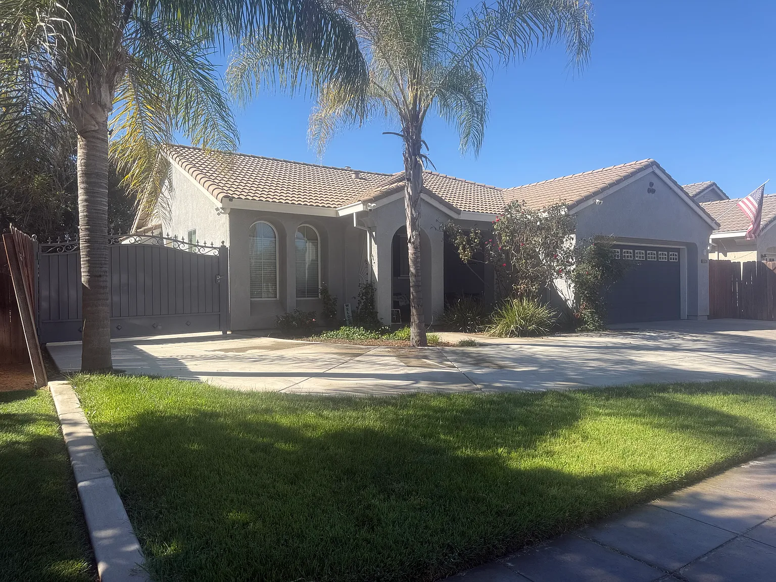3 bed, 1432 sqft, $2,400 — Photo 2