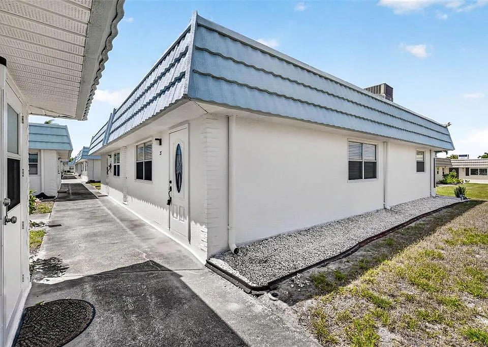 1801 Bedford Ln #27