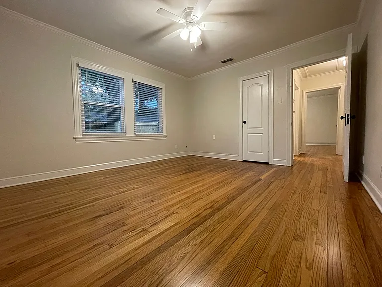 1329 S Sneed Ave — Photo 2