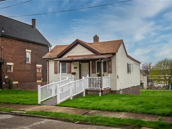 608 Wallis Ave, Farrell, PA 16121