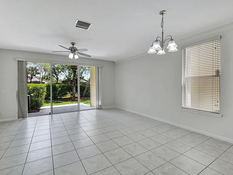 9917 Porta Leona Ln — Photo 7