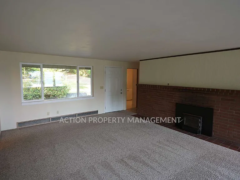252 Schindler Rd — Photo 5