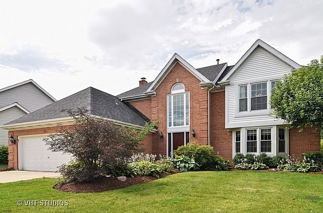 1st image of 32 Nicolette Ave