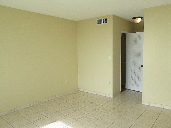 5th image of 1301 NE Miami Gardens Dr Ph 3