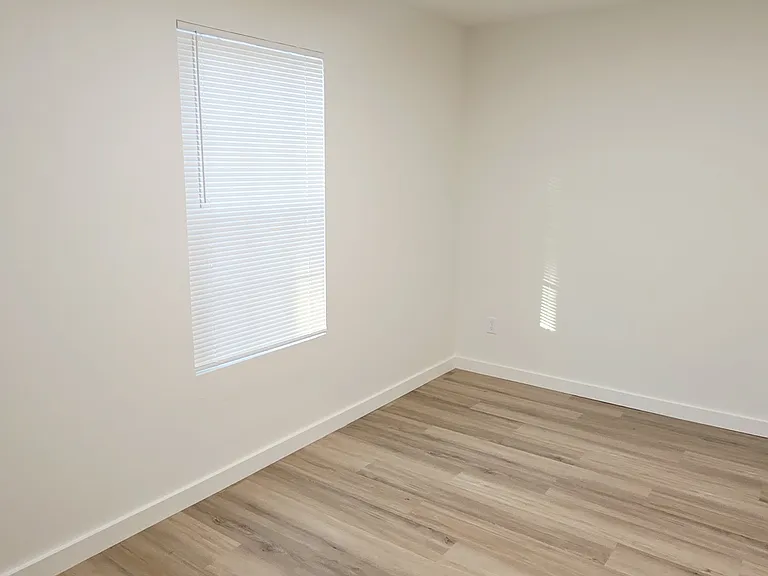 1416 SW 45th St — Photo 7