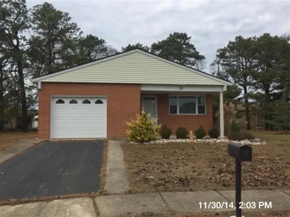 15 Brisbane Ct, Toms River, NJ 08757