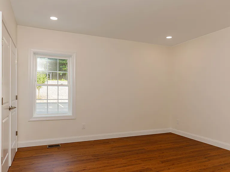 150 State Rd E #3 — Photo 9